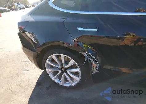 2018 Tesla Model 3 Long Range/Mid Range из США, поврежденный, VIN 5YJ3E1EA3JF050304